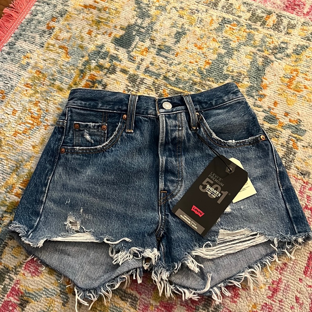 Levi jean shorts size 23